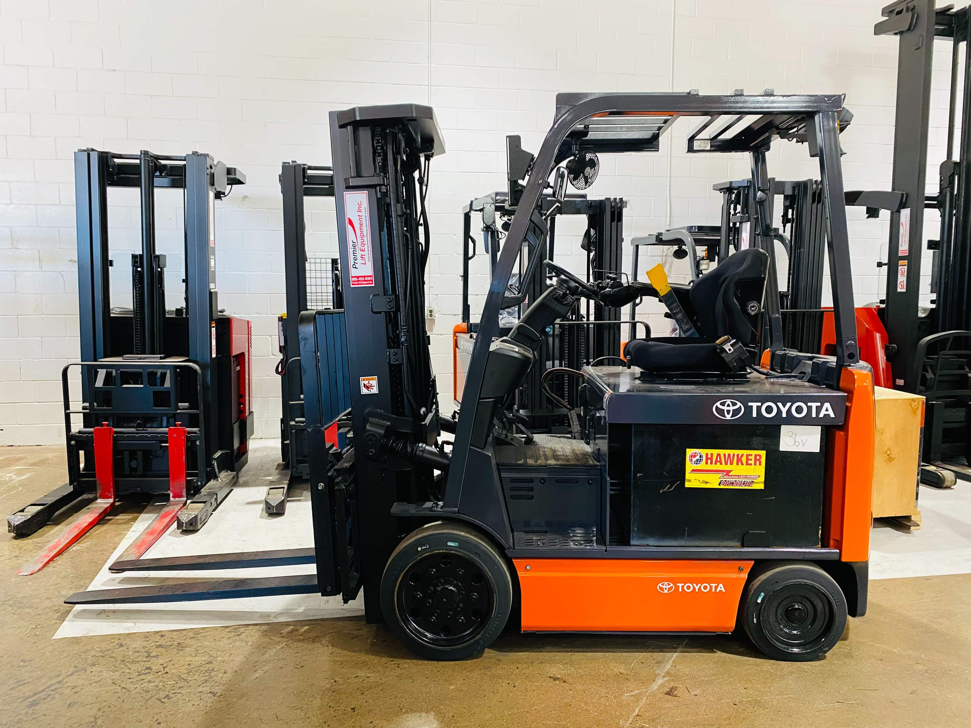 2020 Toyota 8FBCU32 electric forklift — hero image