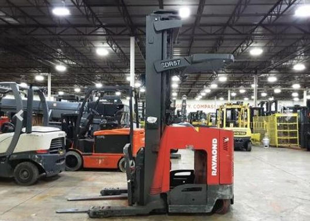 Refurbished 2021 Raymond 750‑DR32TT Deep‑Reach Forklift | 3,200 lb | 120"/264" Triple Mast | Side‑Shift | CSA Certified