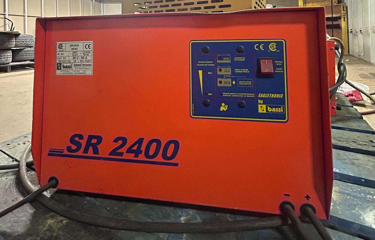 “Bassi Bruno SR2400 forklift battery charger, 36V 50A lead‑acid unit with CSA and CE certification.”