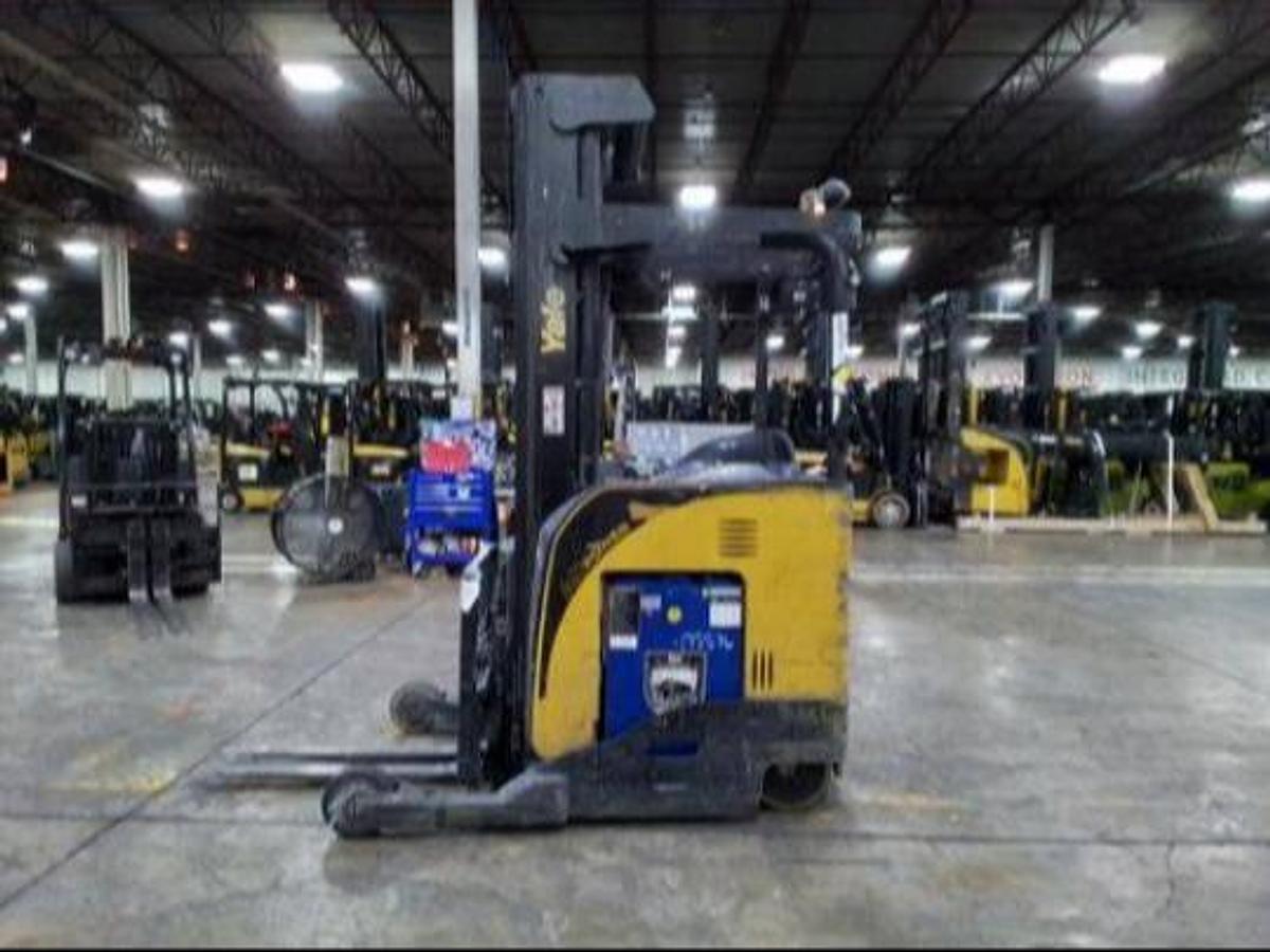 Yale NR045EBN CSA single reach truck Mississauga 4500 lb 245” lift