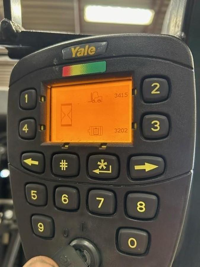 Refurbished 2022 Yale ERP040VT | 4,000 lb Electric Forklift | 84/240 in Quad Mast | S/S + Fork Positioner | 36V Battery