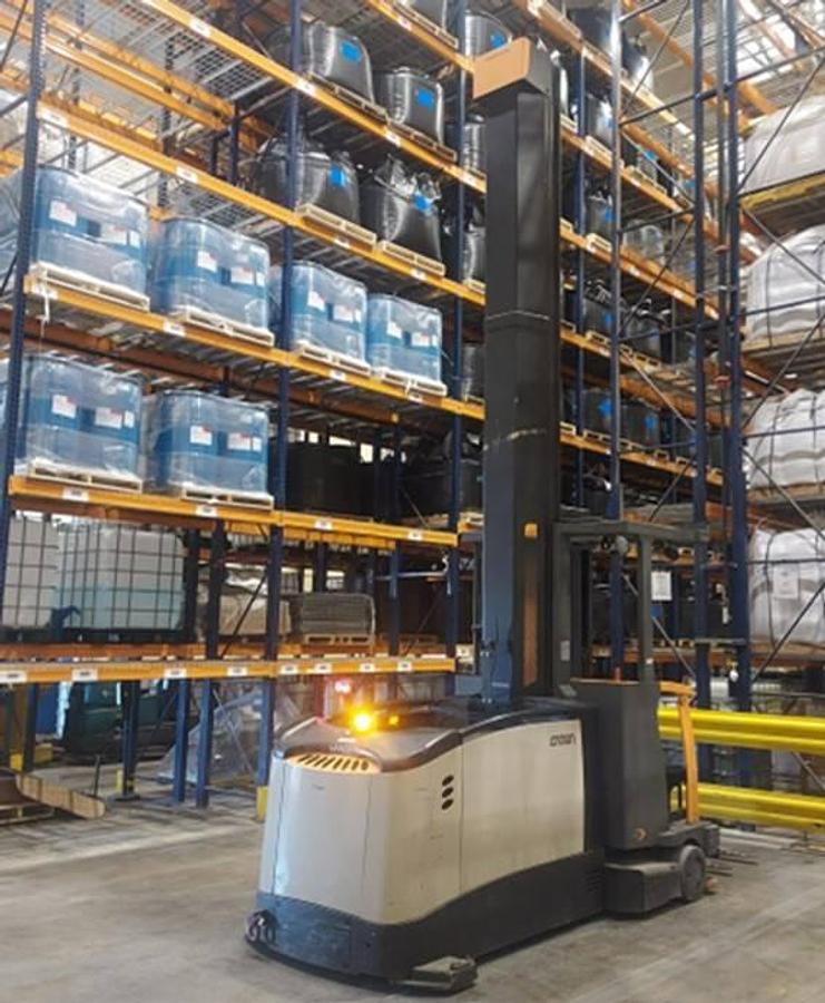 Crown TSP7000-33 – rear view – counterweight, battery compartment, and CSA safety decals – turret forklift – Brampton ON