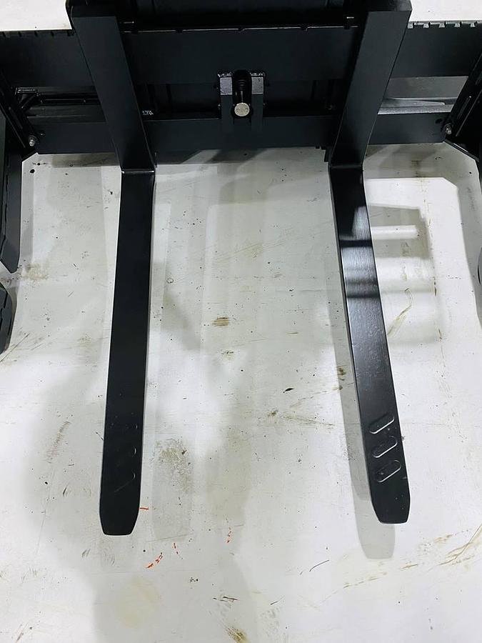 over to view of 42" fork tips