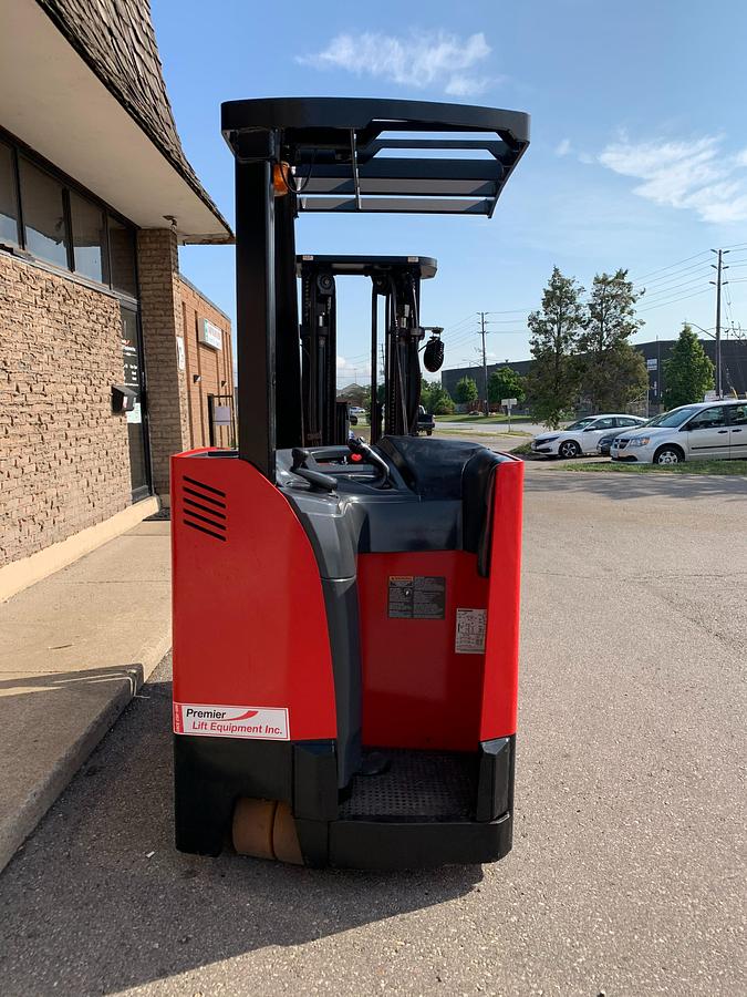 Rear Entry Platform – Raymond 425-C40QM Dockstocker | CSA/MOL Certified | 36V Electric | Operator Presence Sensors