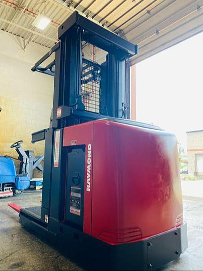 CSA‑Compliant Raymond Order Picker – Rentals & Training – GTA