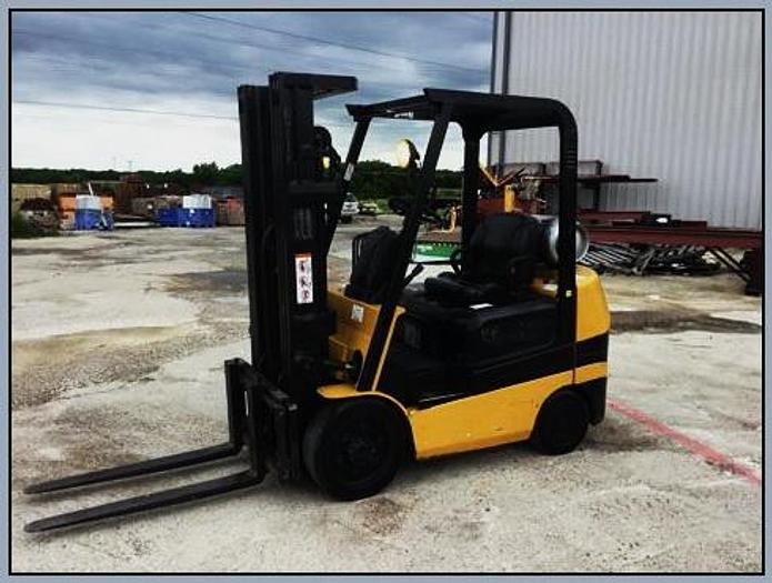 Used 1998 Caterpillar TGC25 Forklift, 188"Triple Mast, Side Shift, Cushion Tire, 5K Capacity, Propane