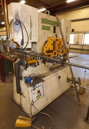 Gebruikt PONSMACHINE GEKA HYD-100