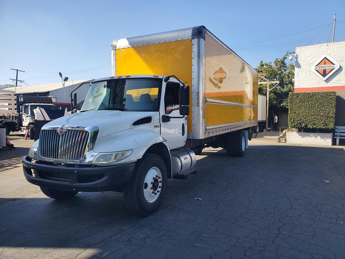 Used 2020 International MV607 26' Flatbed