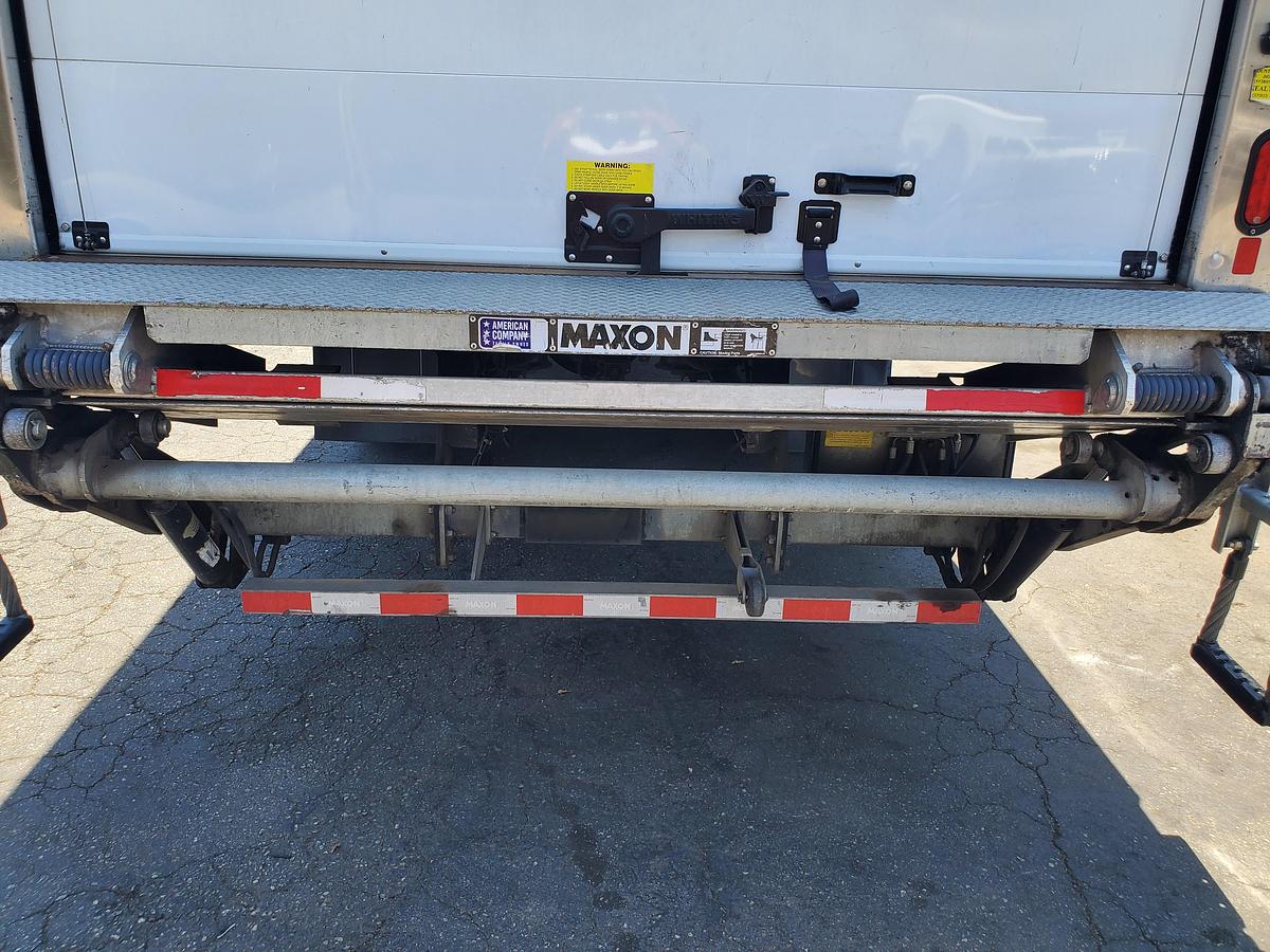 Used 2020 Freightliner M2 26 FT Reefer