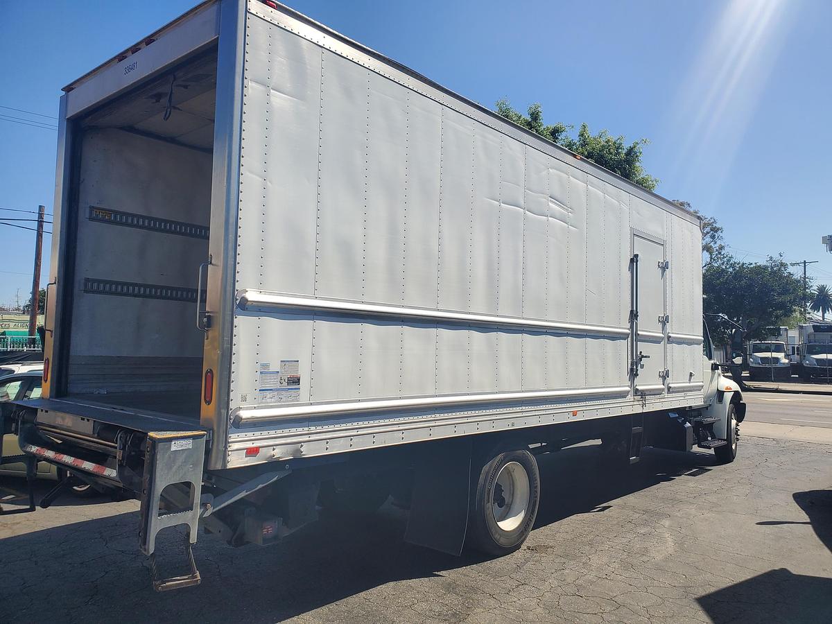 Used 2020 International MV607 26' Reefer