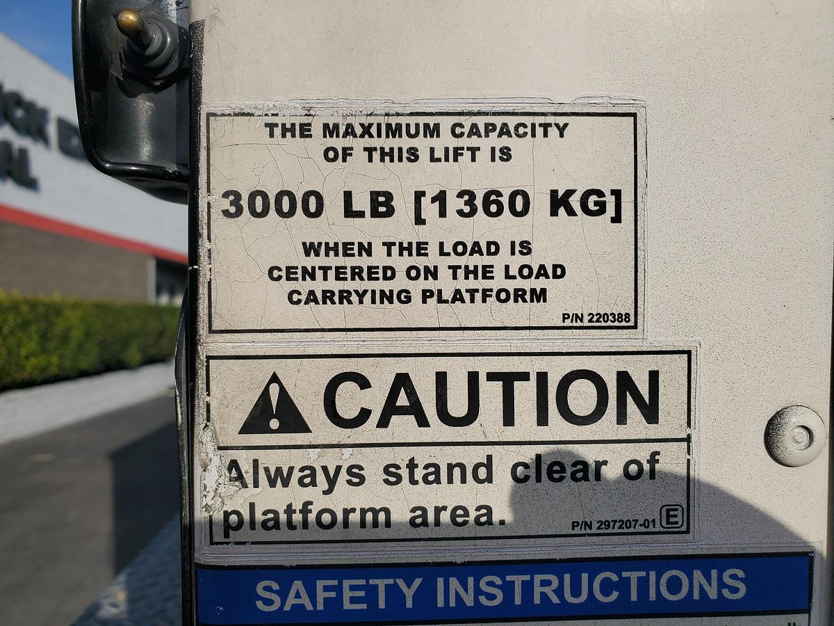 Used 2019 International 4300 26' Box Truck