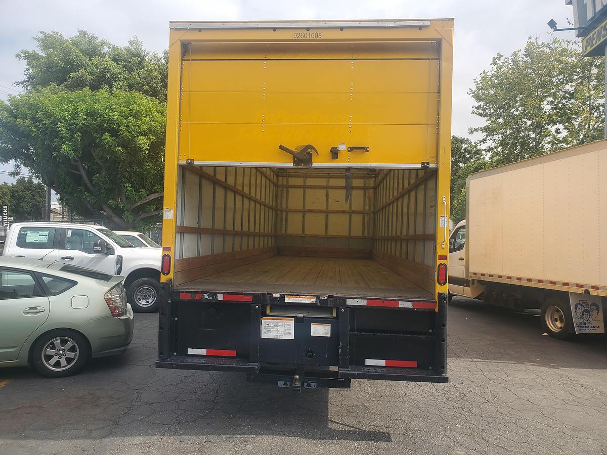Used 2021 International MV607 with a 26' Box