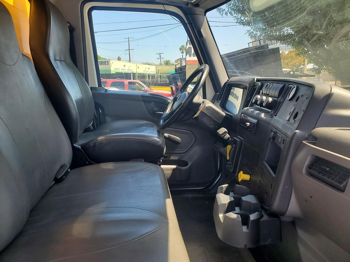 Used 2019 International 4300 26' Box Truck