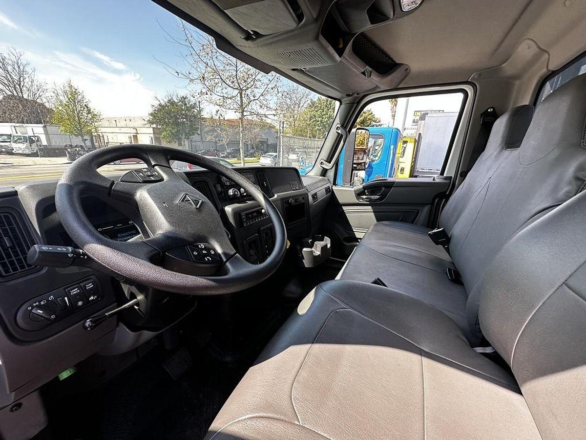 2023 International® Electric MV™ Series