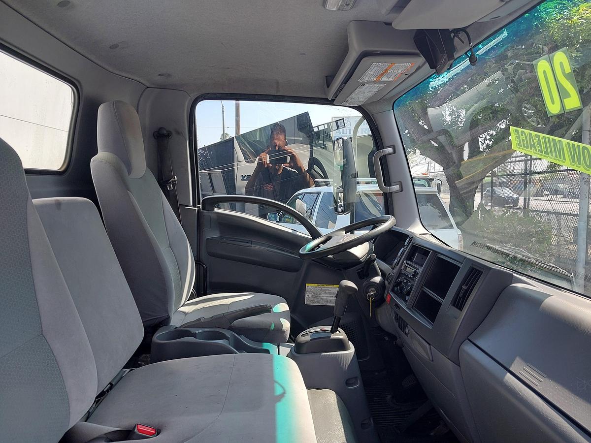 Used 2020 Isuzu NQR Box Truck