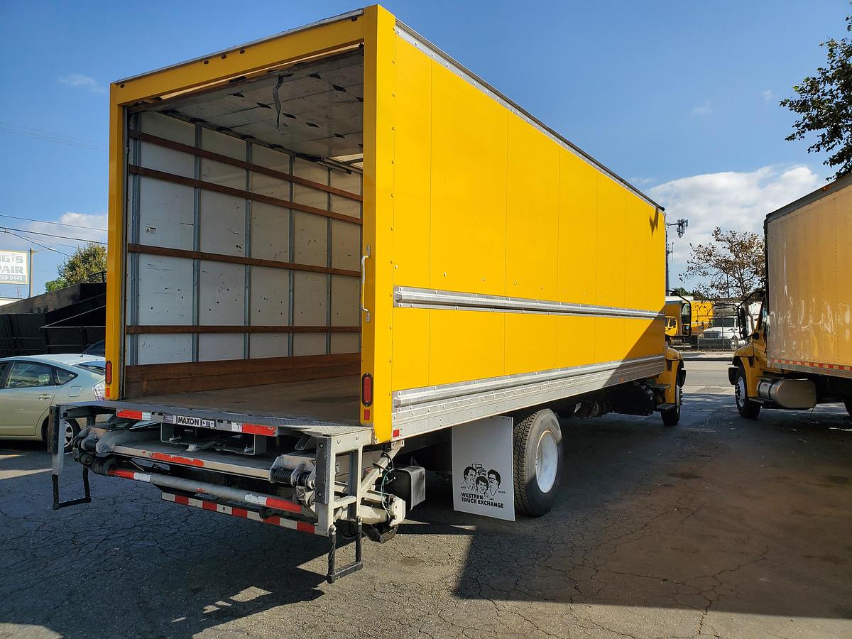 Used 2021 International MV607 26' Box Truck