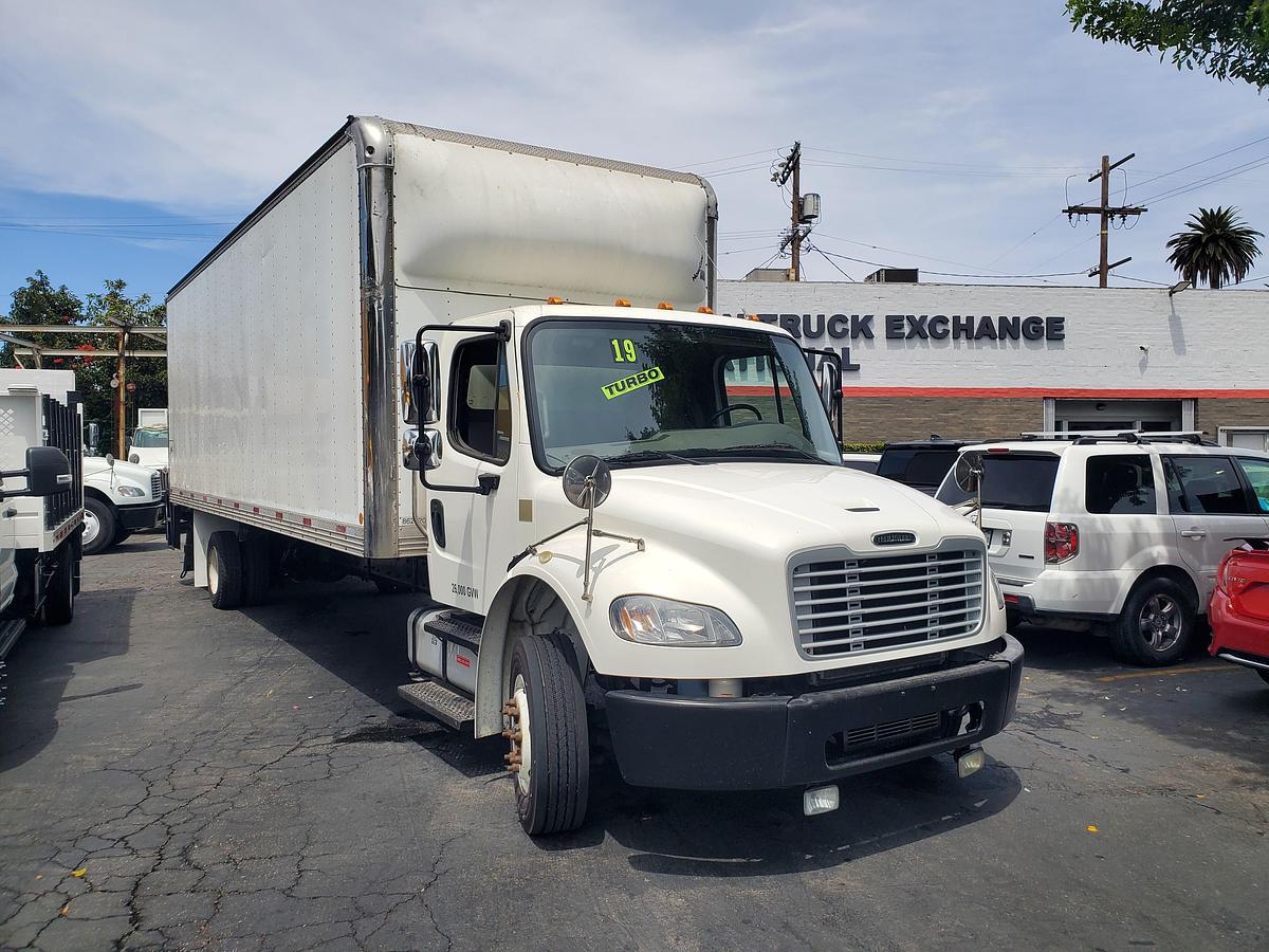 Used 2019 Freightliner M2 26' Box Truck