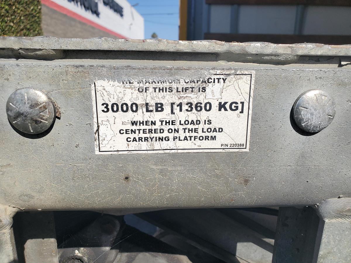 Used 2020 International MV607 26' Flatbed