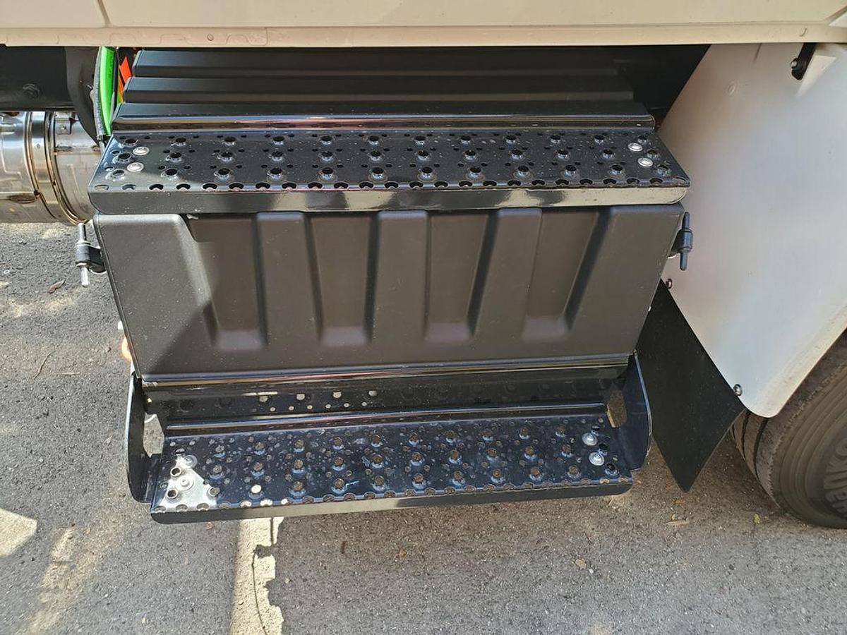 2025 International HV 607