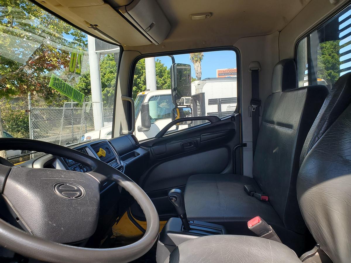 Used 2020 Hino 268 with 20' Flatbed