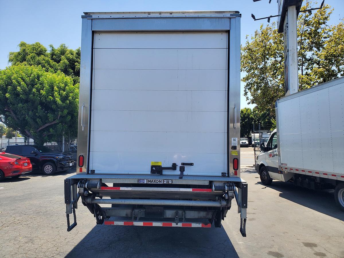 Used 2020 Freightliner M2 26 FT Reefer
