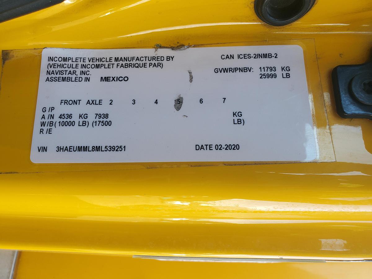 Used 2021 International MV607 with a 26' Box