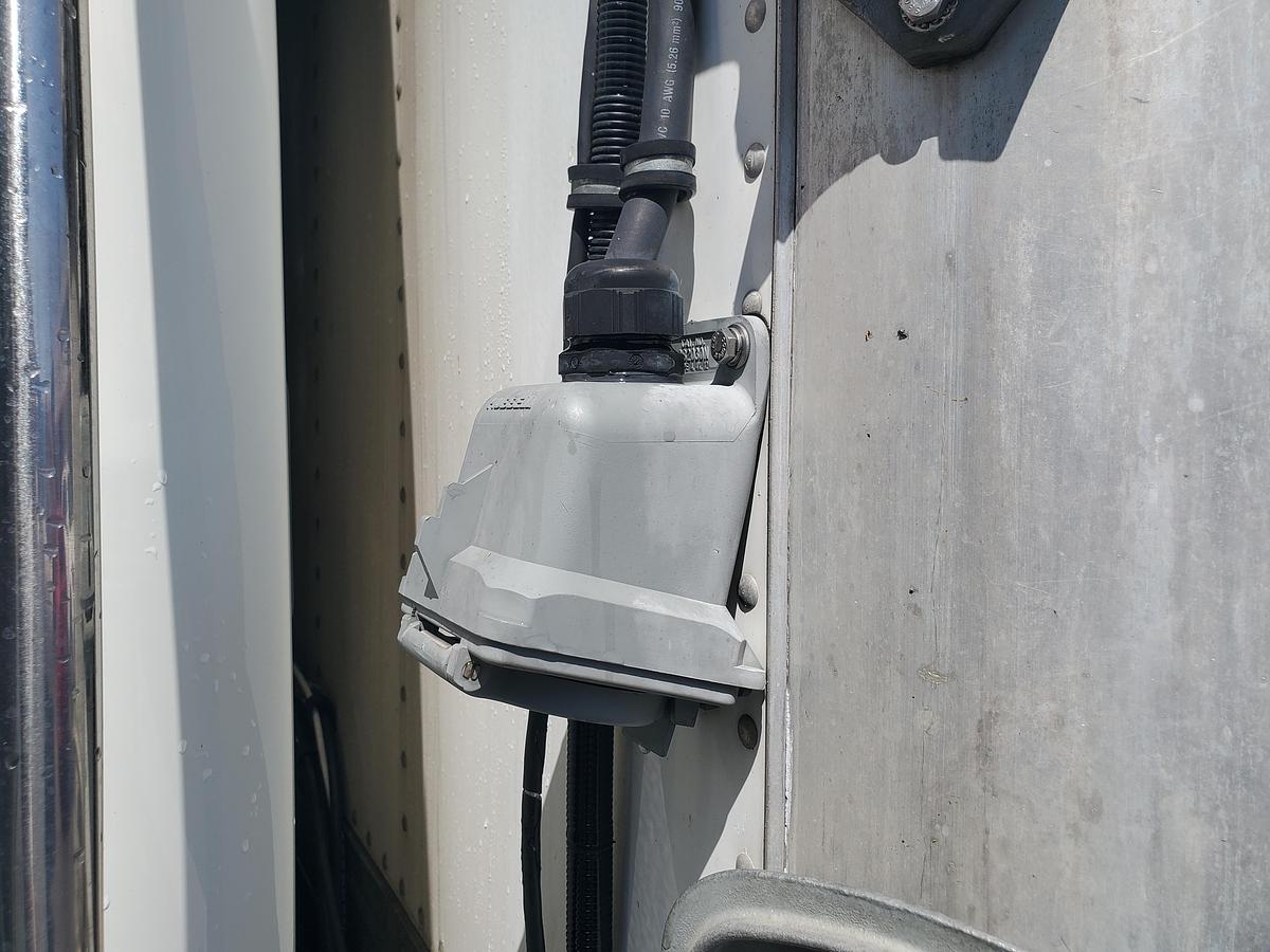 Used 2020 Freightliner M2 26 Foot Refrigerated Truck