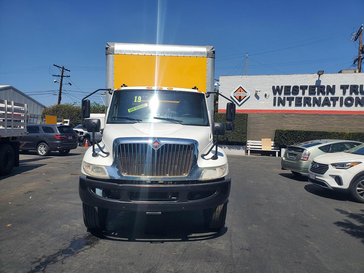 Used 2019 International 4300 26' Box Truck