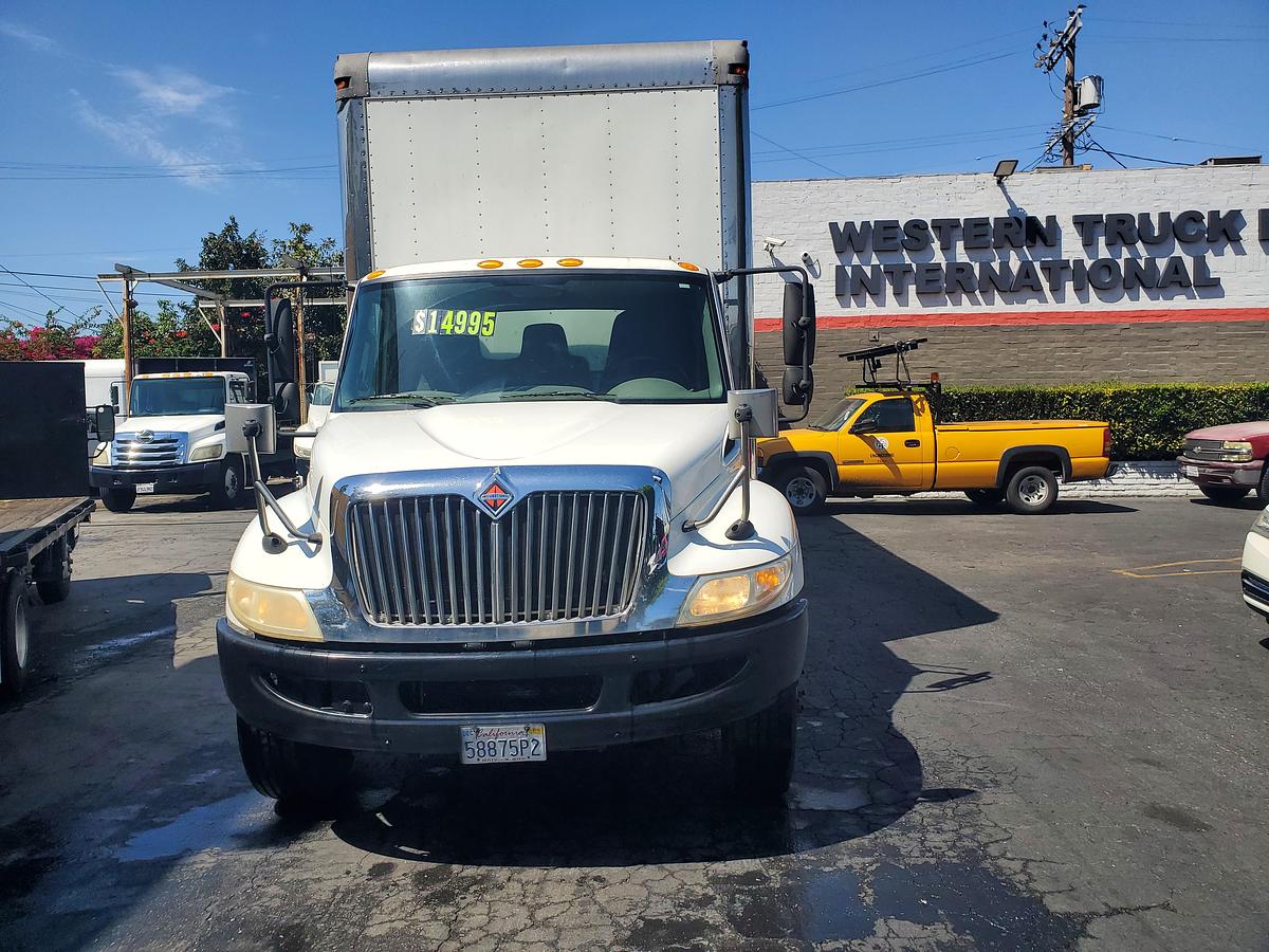 Used 2014 International 4300 24 ft Box Truck for Sale
