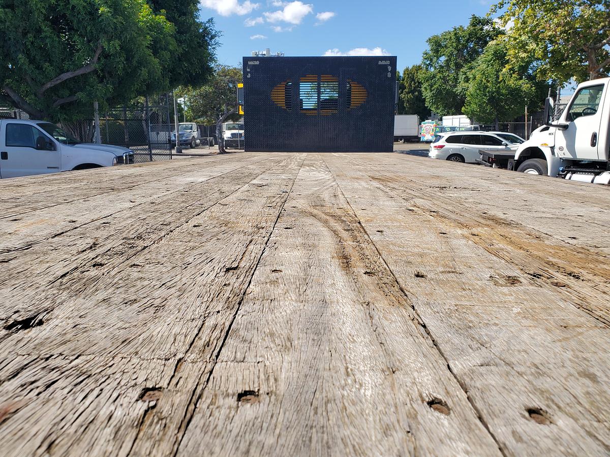 Used 2020 Hino 268 with 20' Flatbed