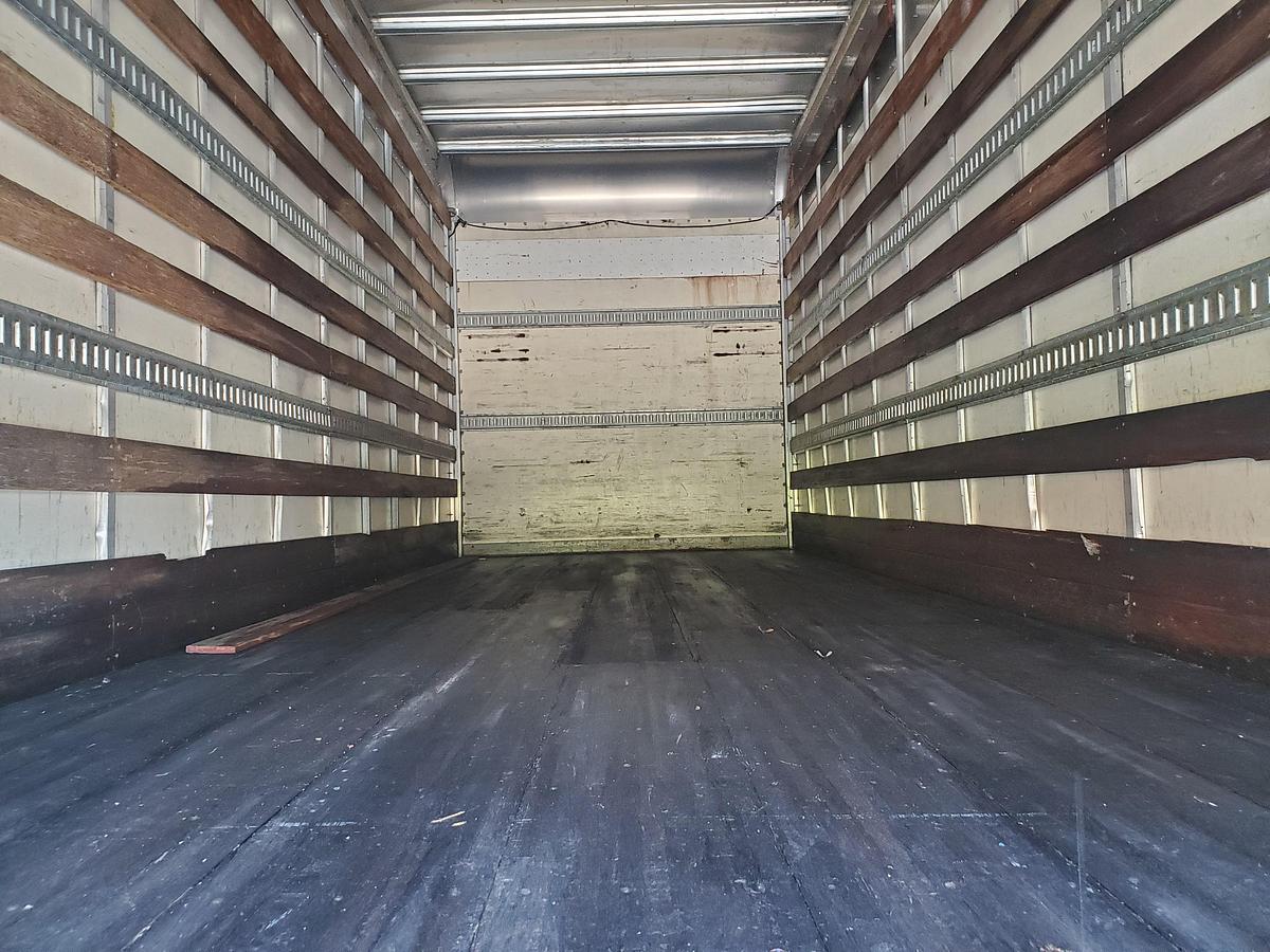 2023 International® eMV™ Series 26' Box Truck For Lease