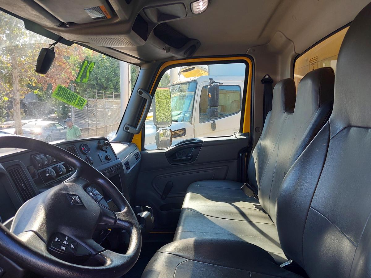 Used 2021 International MV607 26' Box Truck