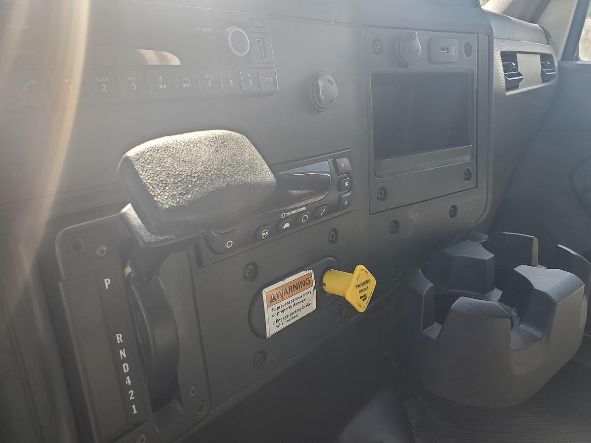 Used 2020 International MV607 26' Reefer