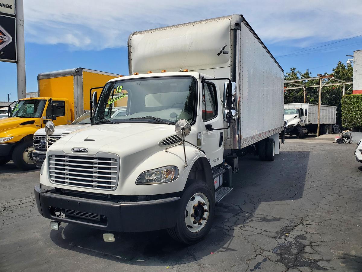 Used 2019 Freightliner M2 26' Box Truck