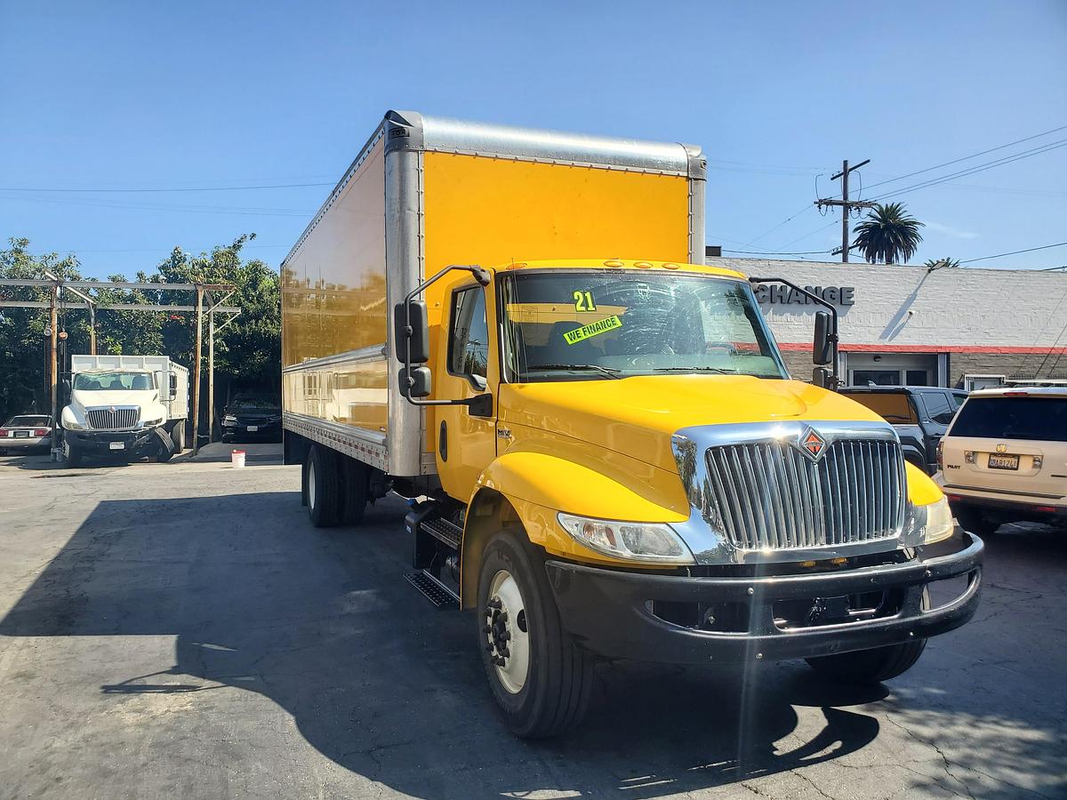 Used 2021 International MV607 26' Box Truck