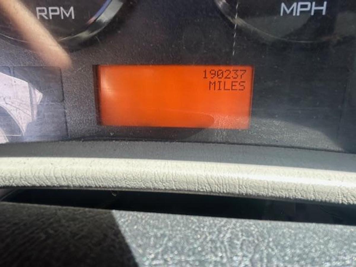 Used 2014 International 4300 26' Box