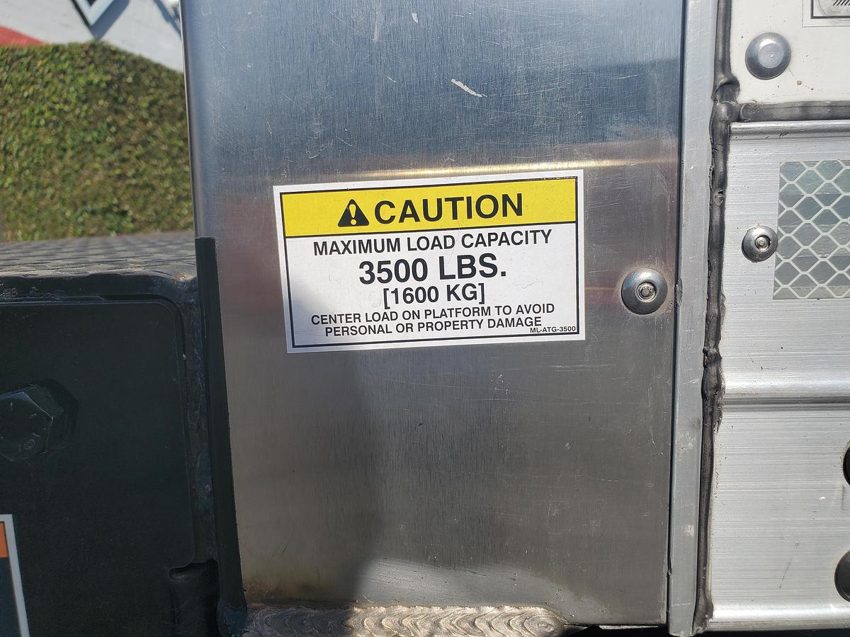 Used 2021 International MV607 26' Box Truck