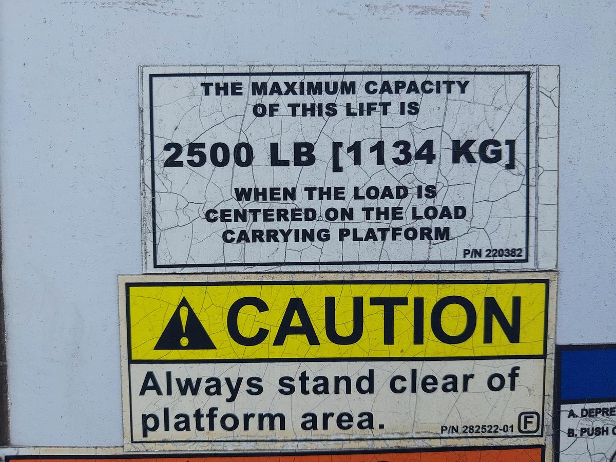 Used 2020 Isuzu NQR Box Truck