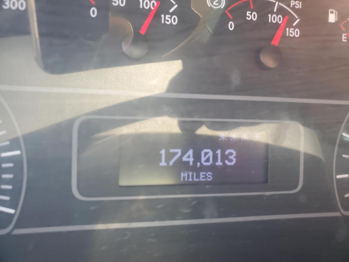 Used 2020 International MV607 26' Reefer