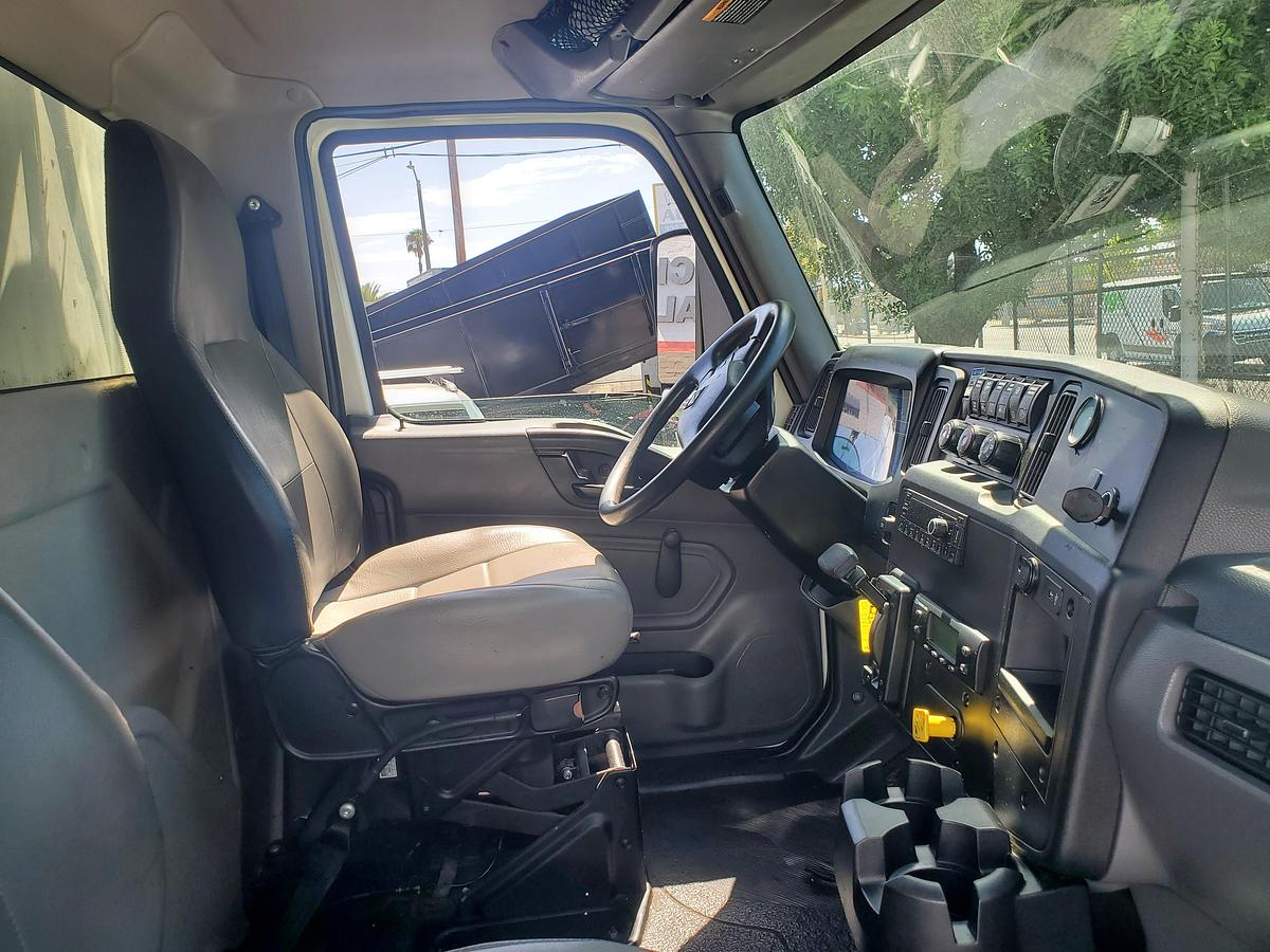 Used 2019 International 4300 26' Refrigerated Truck