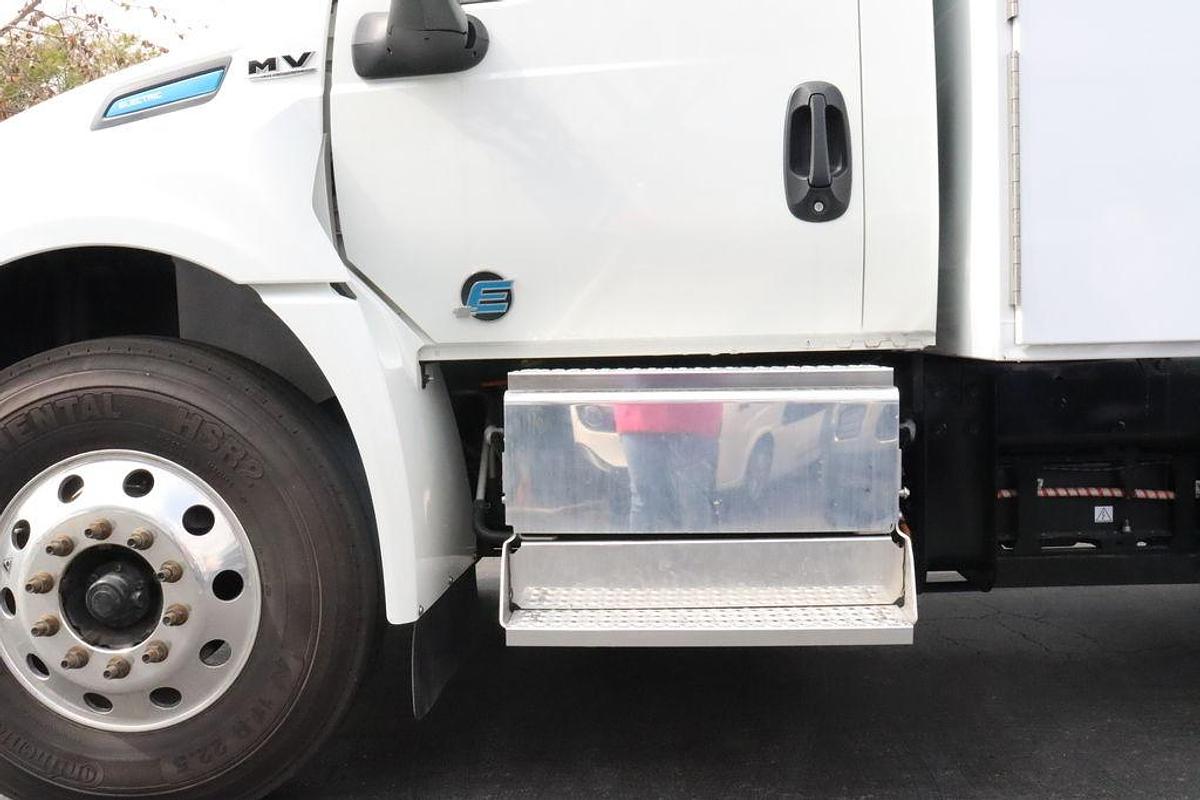 2024 International® Electric MV™ Series