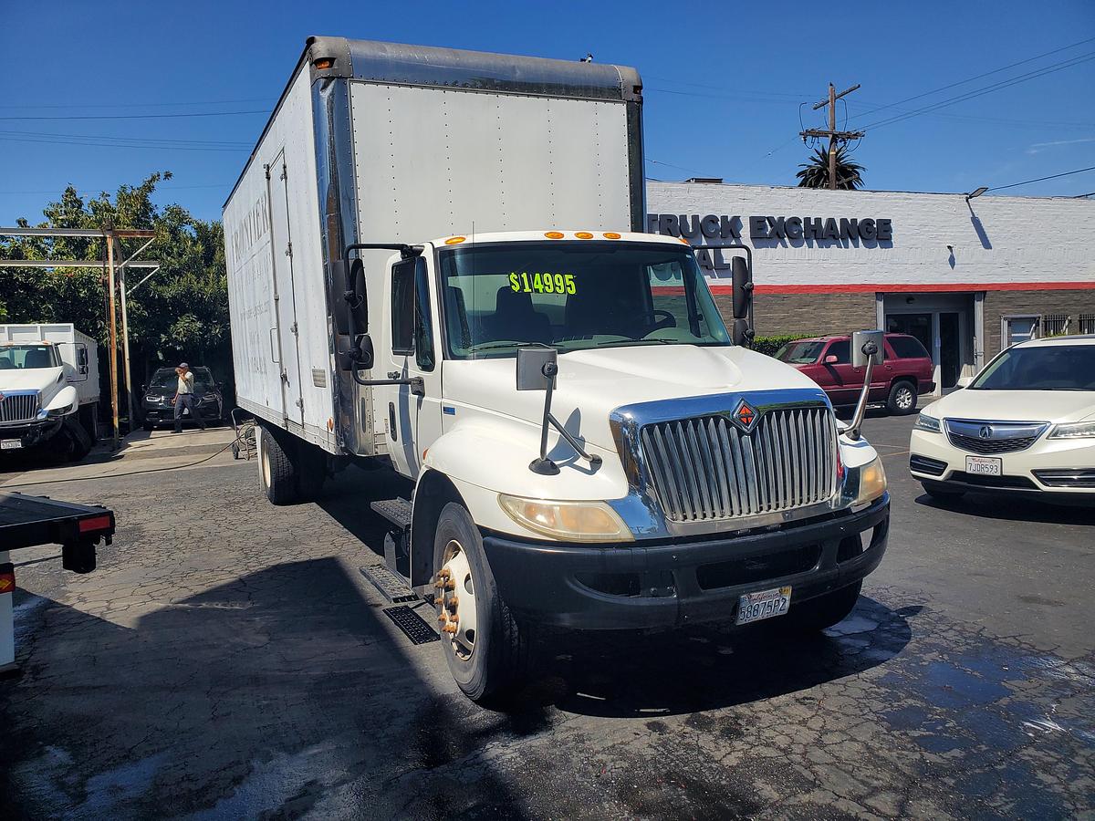 Used 2014 International 4300 24 ft Box Truck for Sale