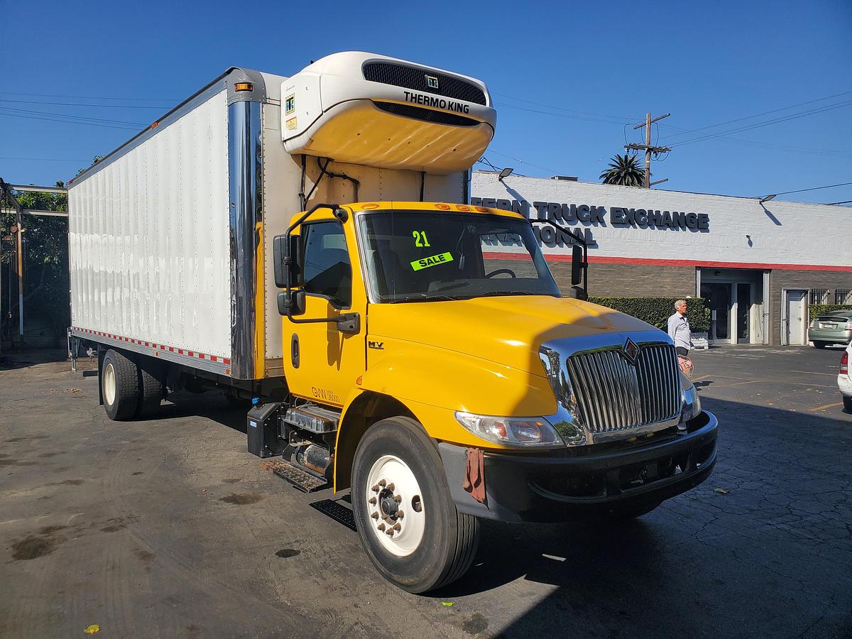 Used 2021 International MV607 26' Box Truck