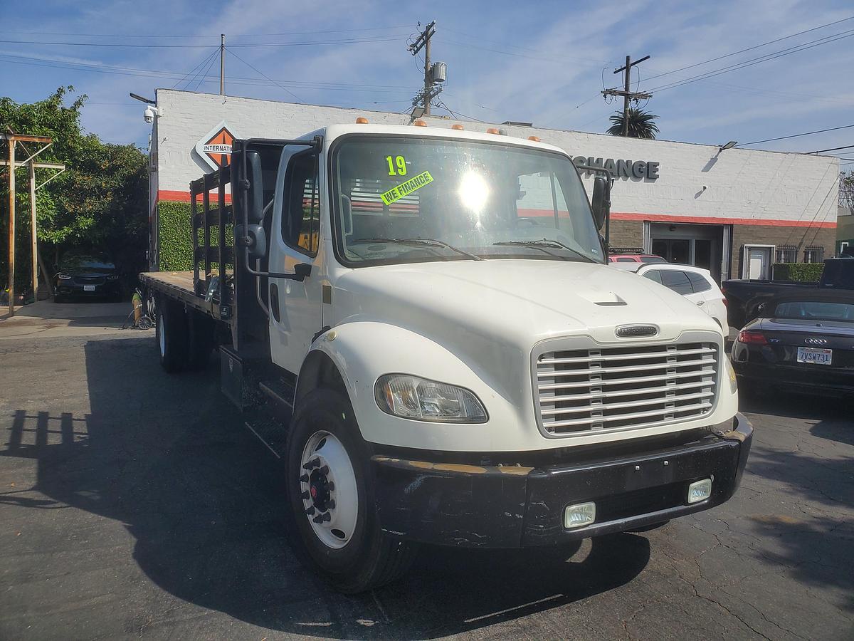 Used 2019 Freightliner M2 26' Stake bed