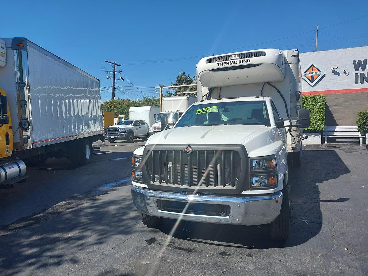 2023 International® CV515 18 ft Reefer
