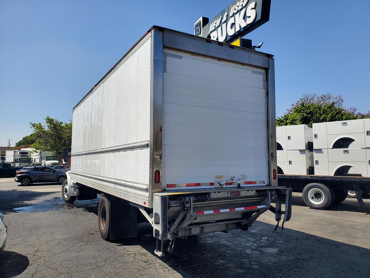 Used 2020 Freightliner M2 26 Foot Refrigerated Truck