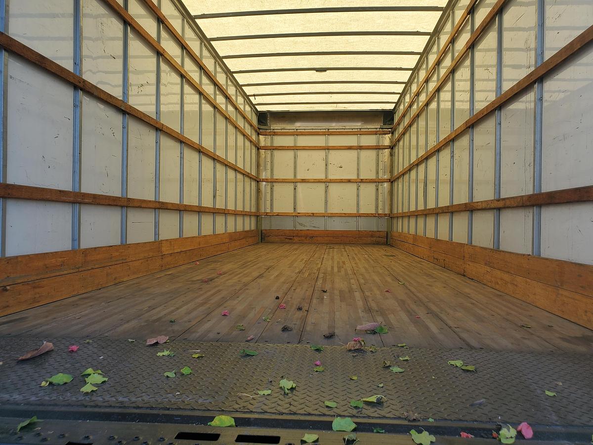 Used 2019 International 4300 26' Box Truck