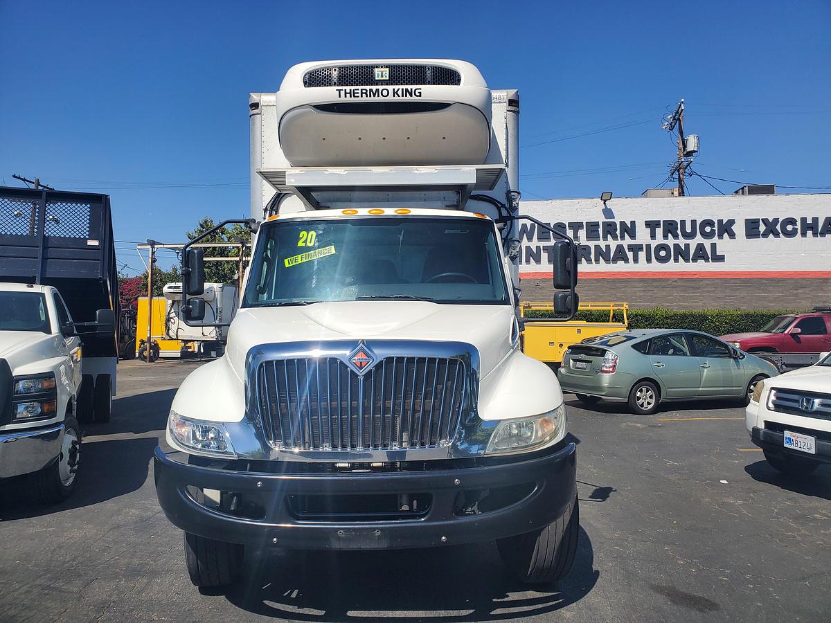 Used 2020 International MV607 26' Reefer