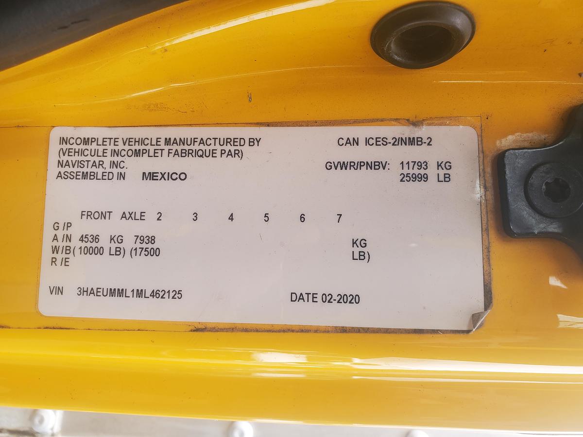 Used 2021 International MV607 with a 26' Box