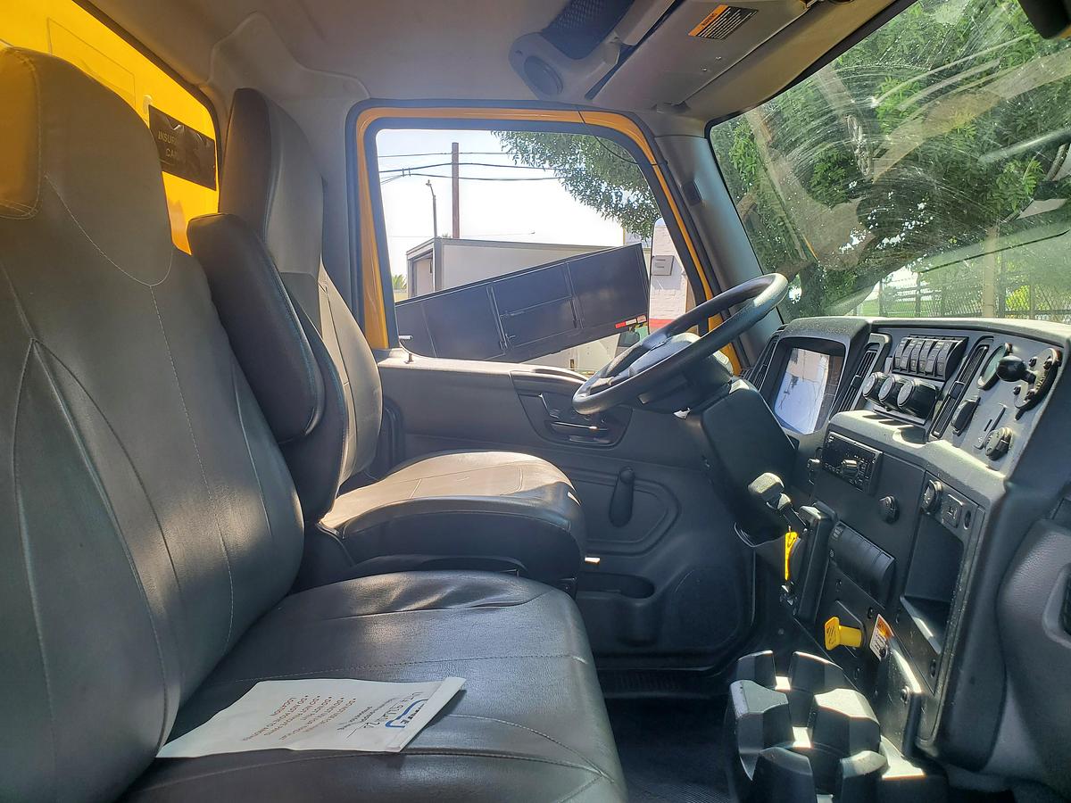 Used 2021 International MV607 26' Box Truck